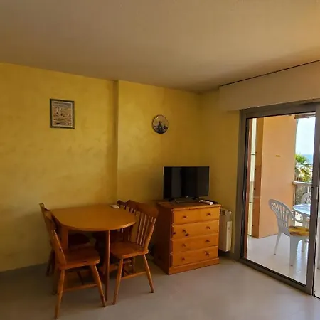 Le Capitole Vue 27m2 2 Adultes 2 Enfants Avec Climatisation Et Garage Fréjus